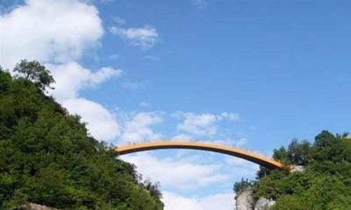 天燕原始生态旅游区